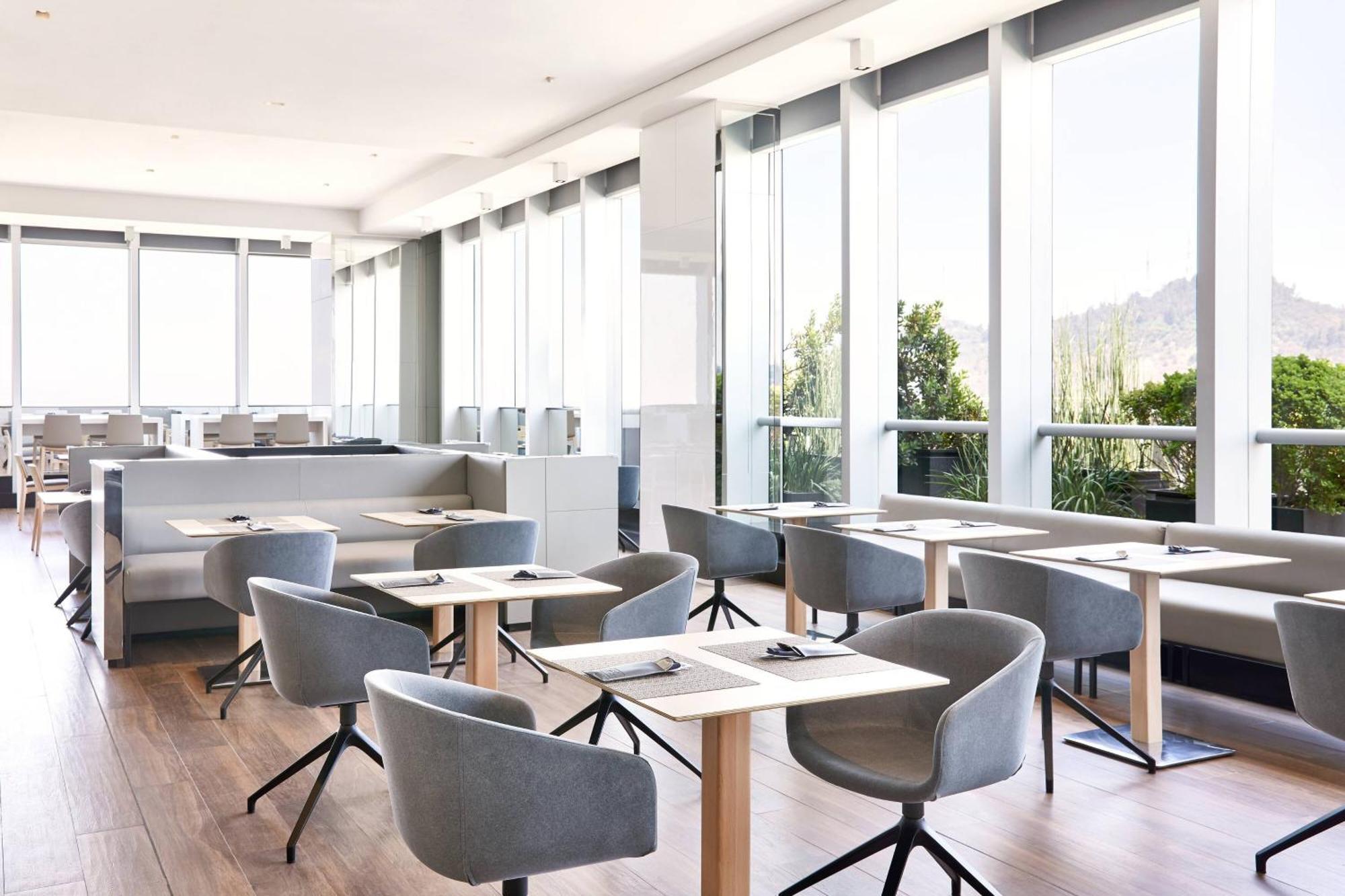 Ac By Marriott Cenco Costanera Hotel Santiago